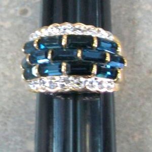 R. S. COVENANT 1686 CZ SAPPHIRE CRYSTAL RING SIZE 5